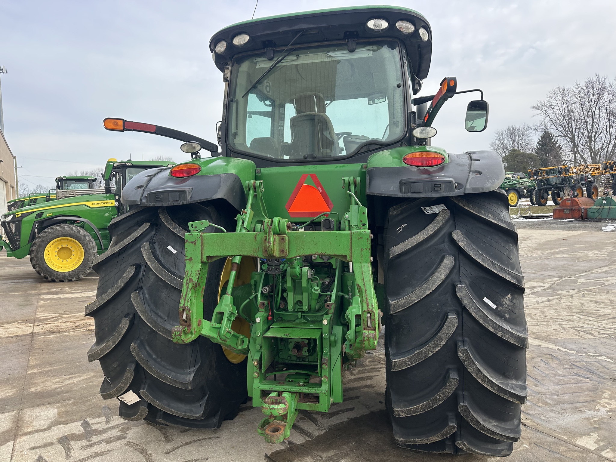 2016 John Deere 8370R Image 8