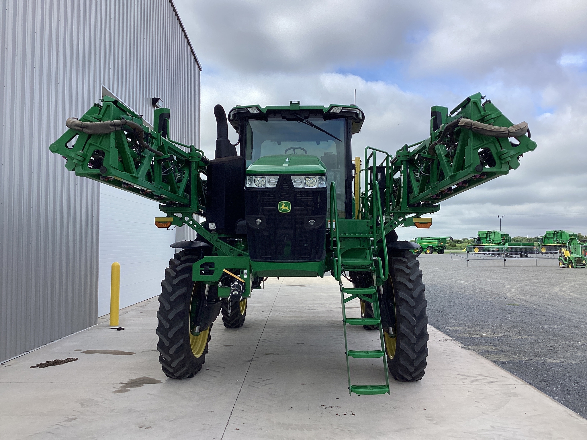 2022 John Deere 410R Image 4
