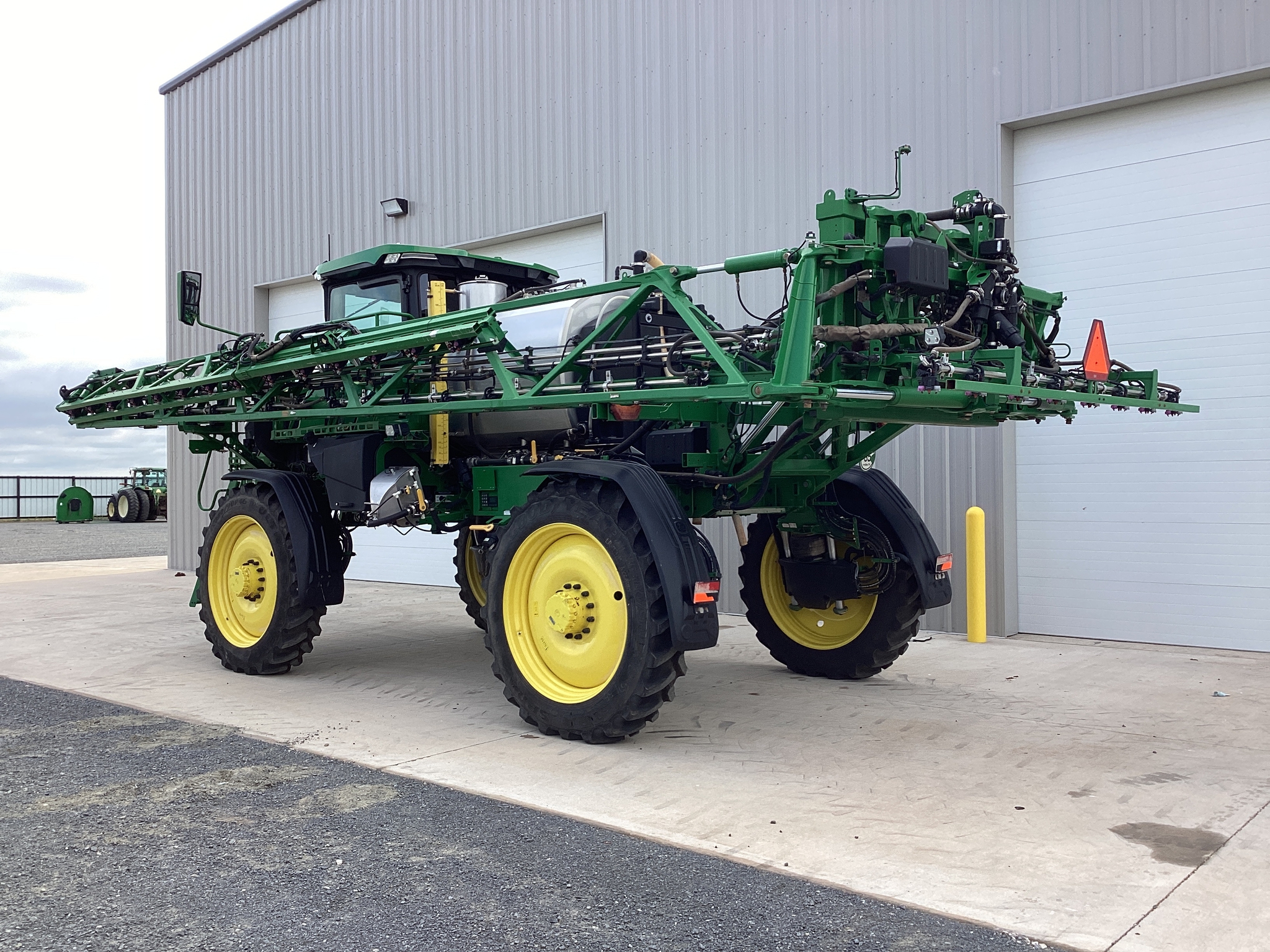 2022 John Deere 410R Image 3