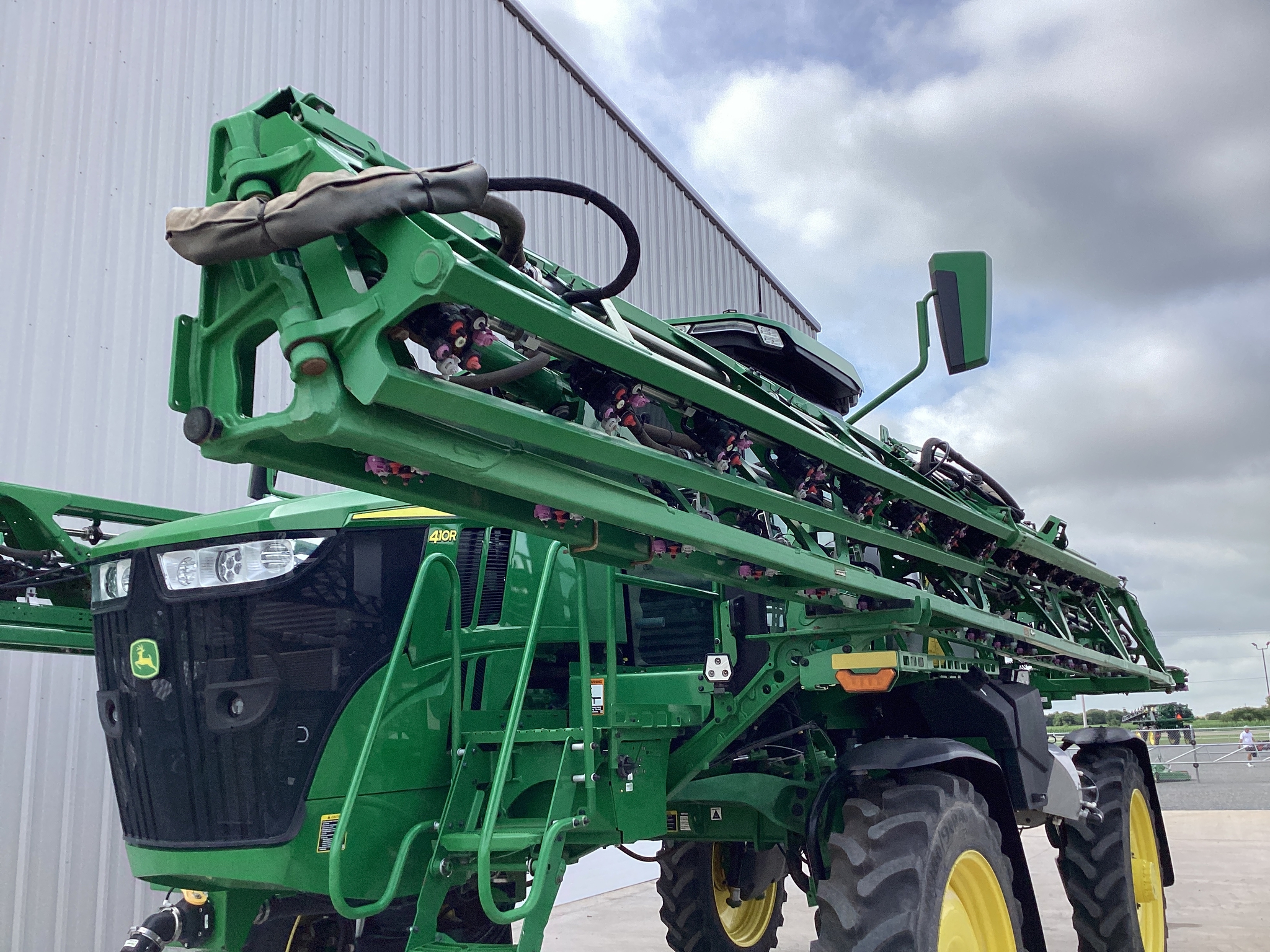 2022 John Deere 410R Image 10