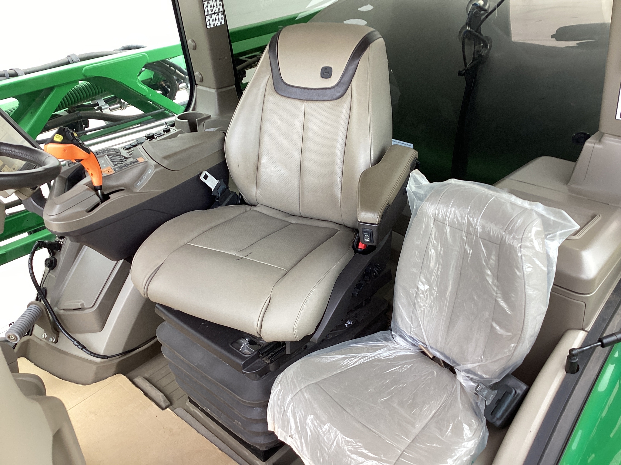2022 John Deere 410R Image 32