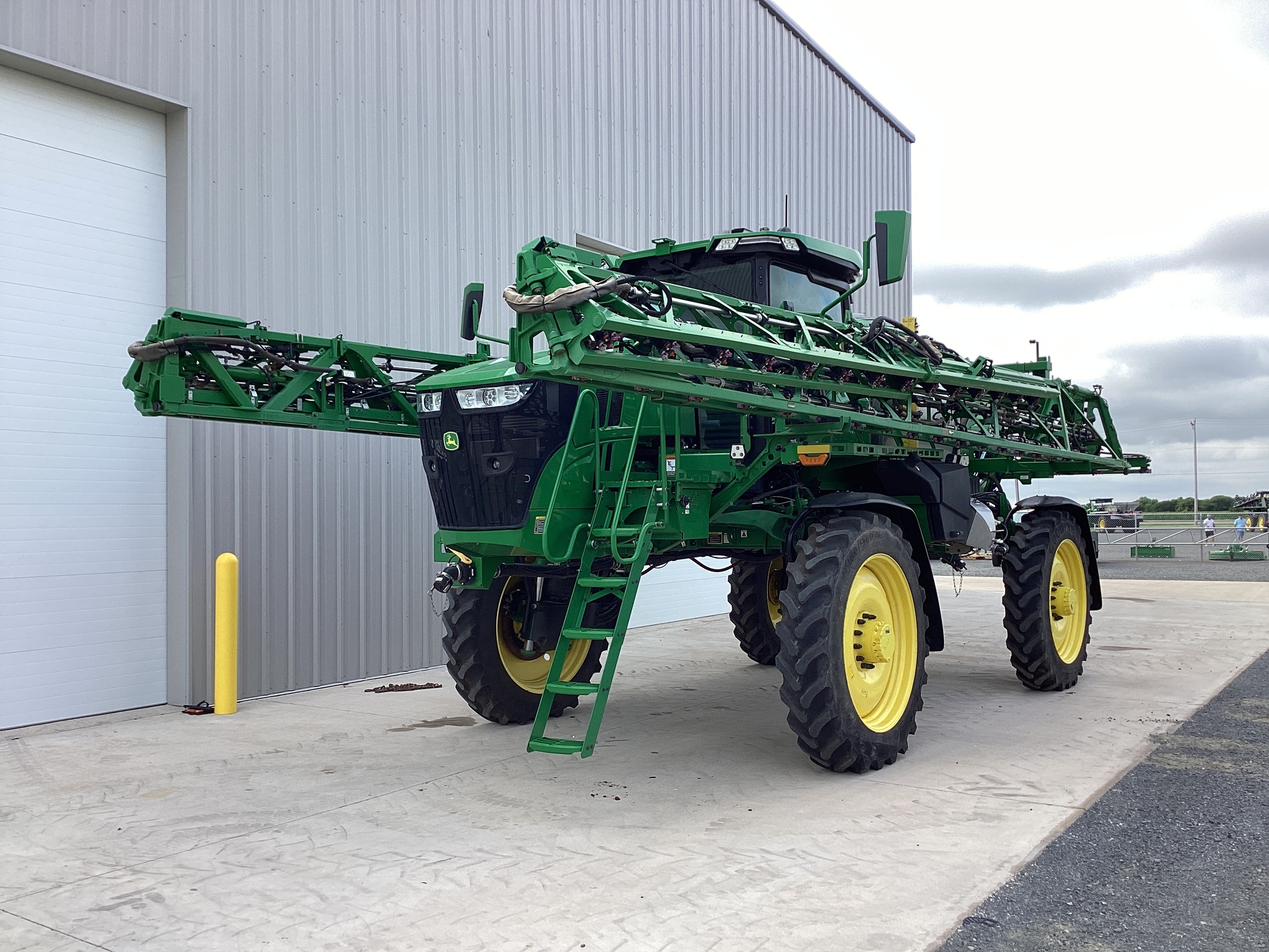 2022 John Deere 410R Image 2