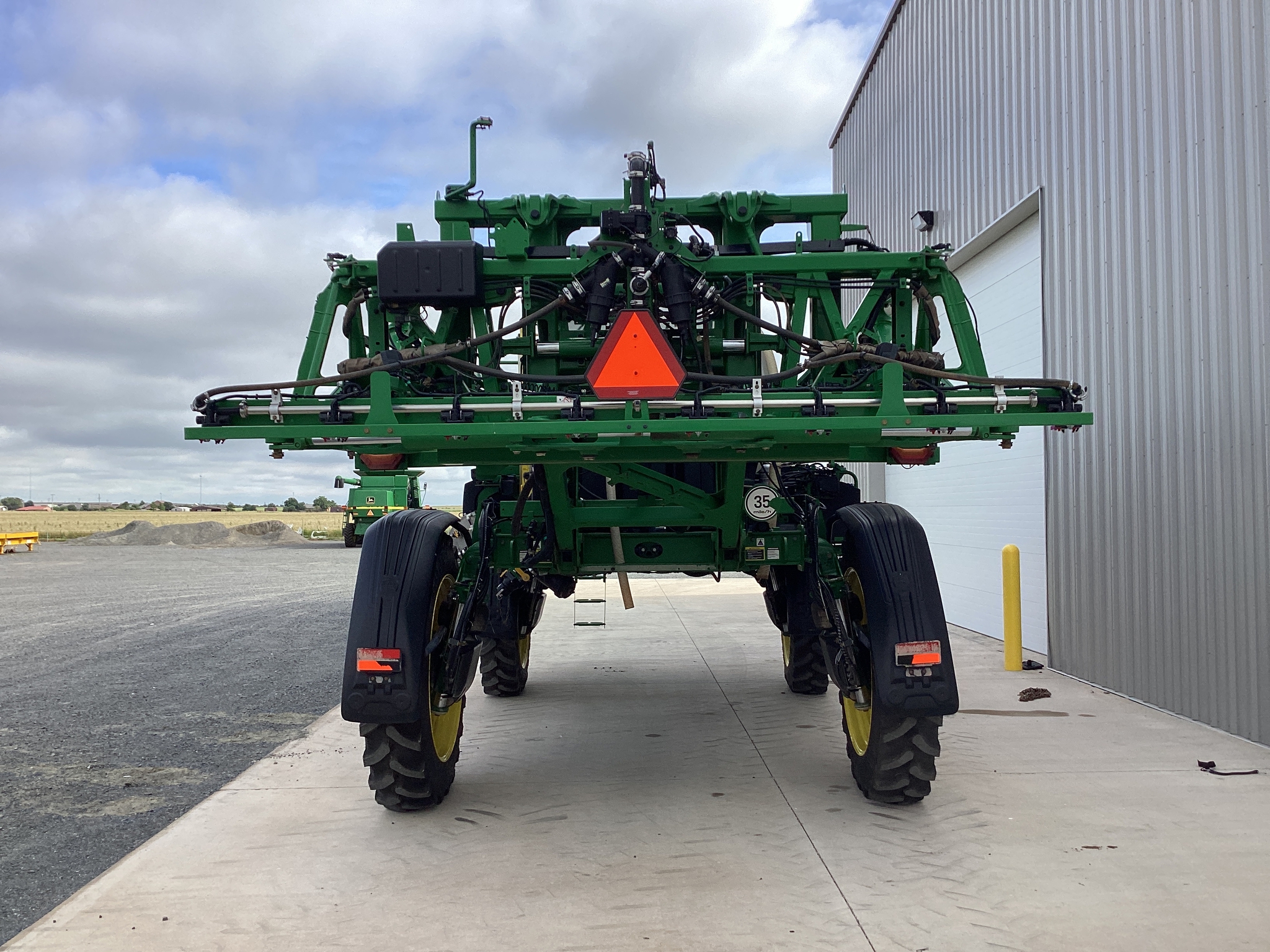 2022 John Deere 410R Image 8