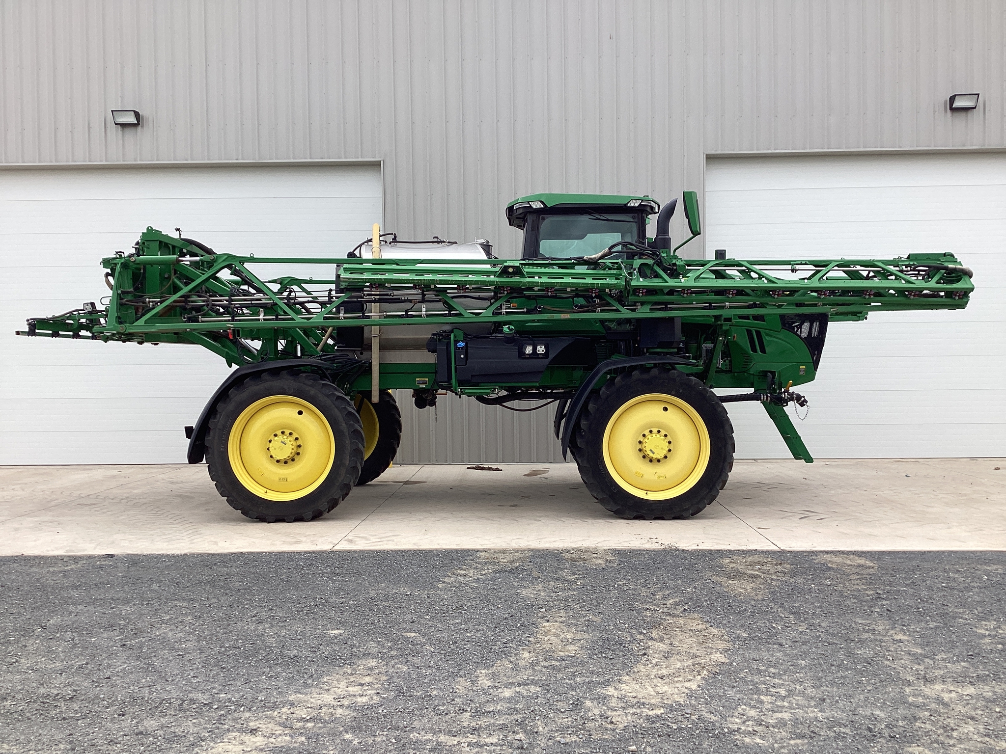 2022 John Deere 410R Image 5