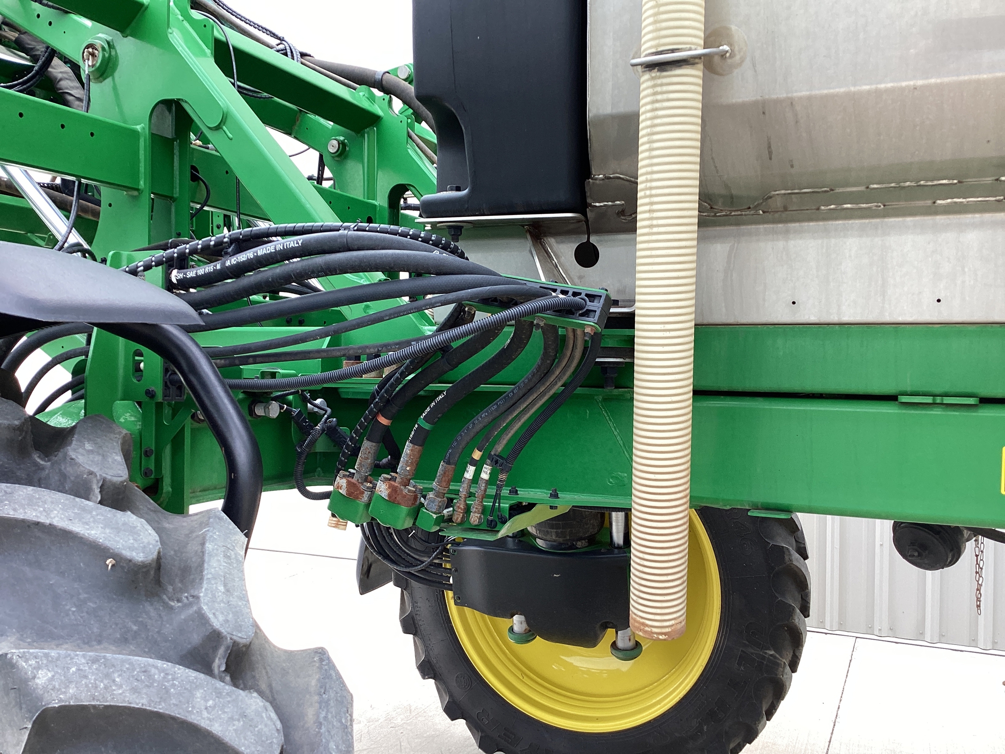 2022 John Deere 410R Image 29