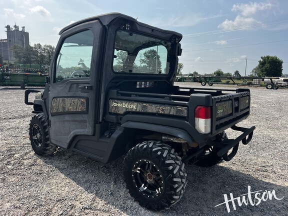 Photo of 2019 John Deere XUV 835M