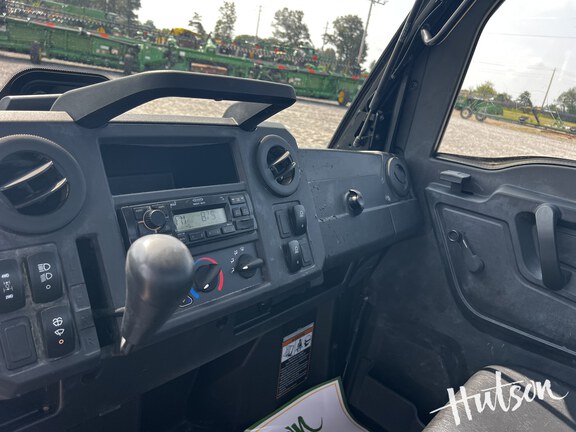 Photo of 2019 John Deere XUV 835M