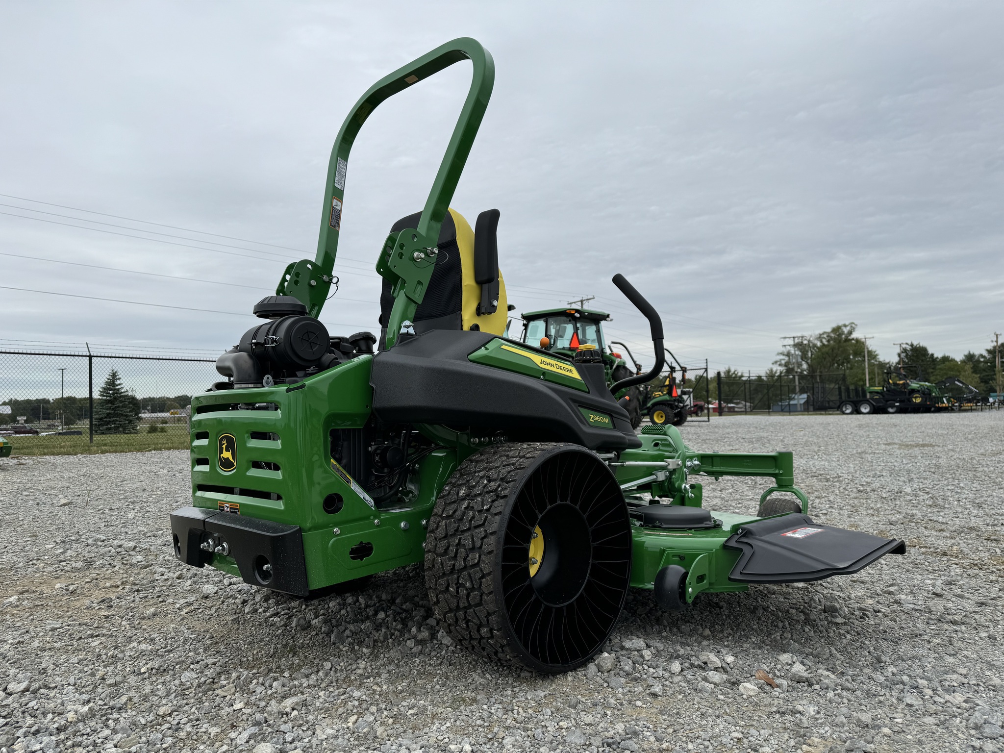 2025 John Deere Z960M Image 3