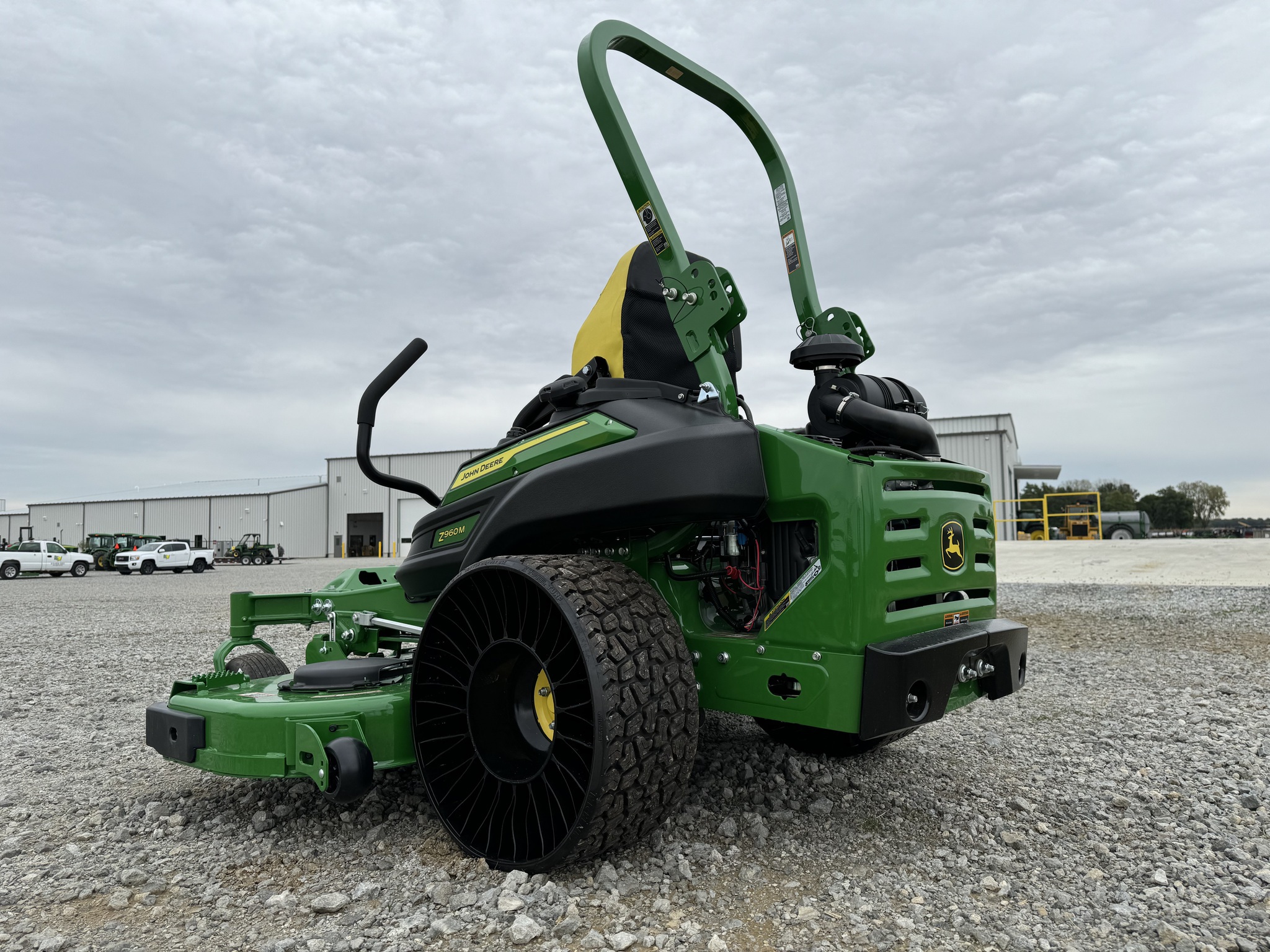 2025 John Deere Z960M Image 4