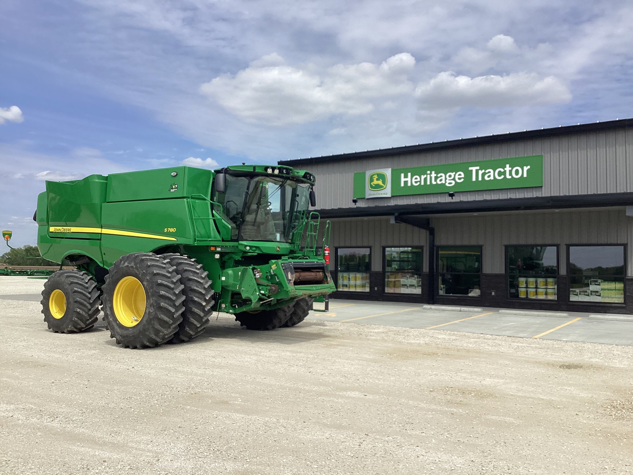  2024 John Deere S780 at Heritage Tractor in Rockport, IL