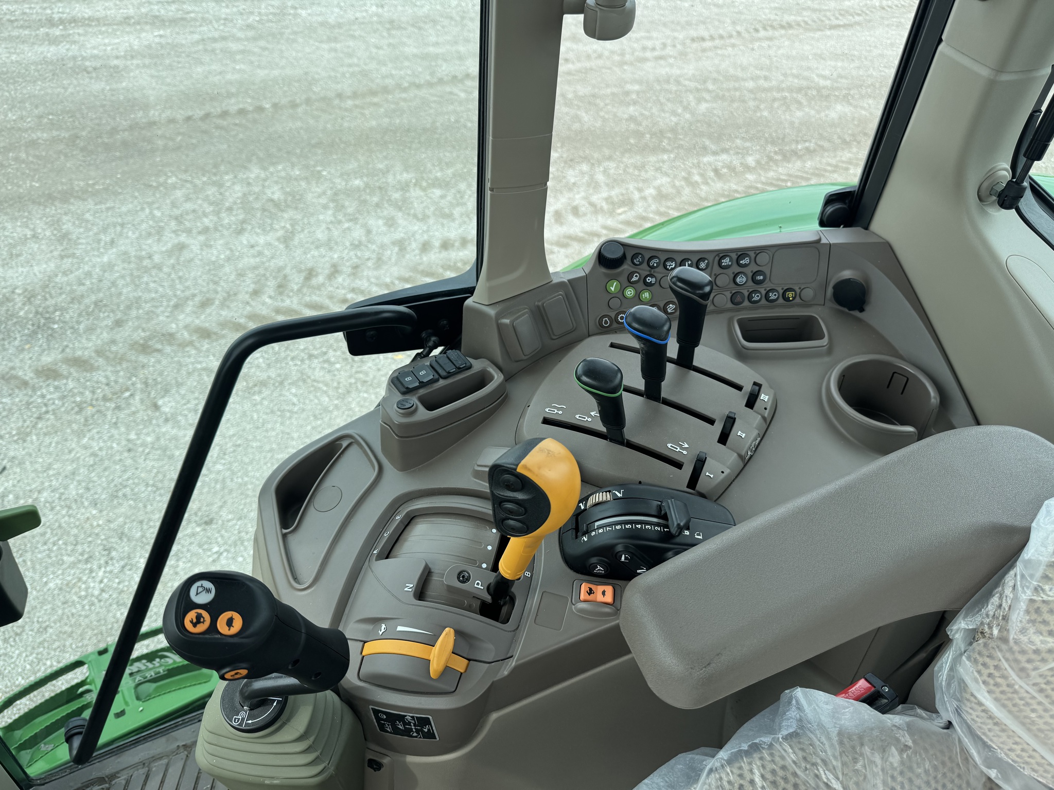  2024 John Deere 6130M at Heritage Tractor in Quincy, IL