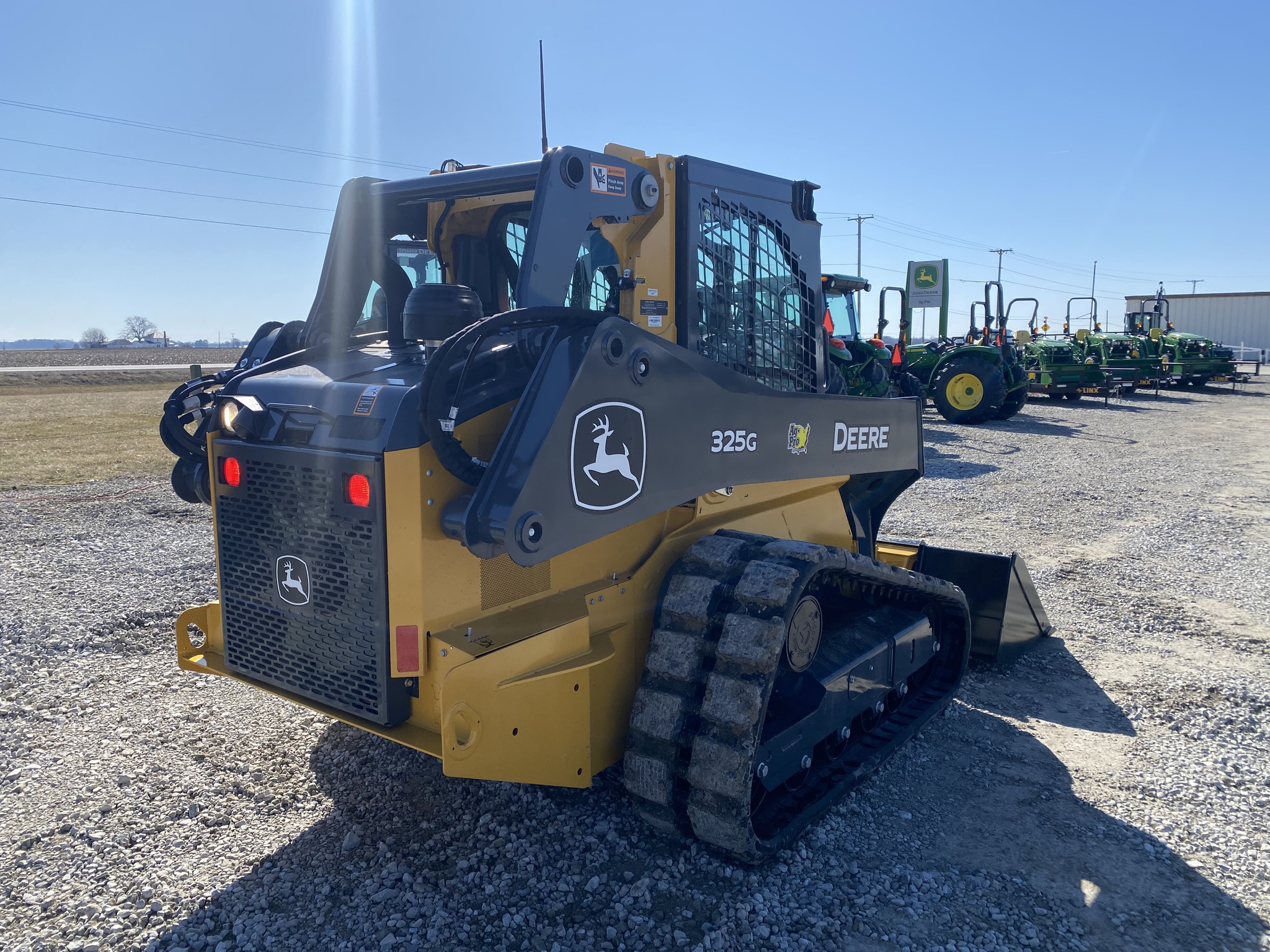 2025 John Deere 325G Image 4
