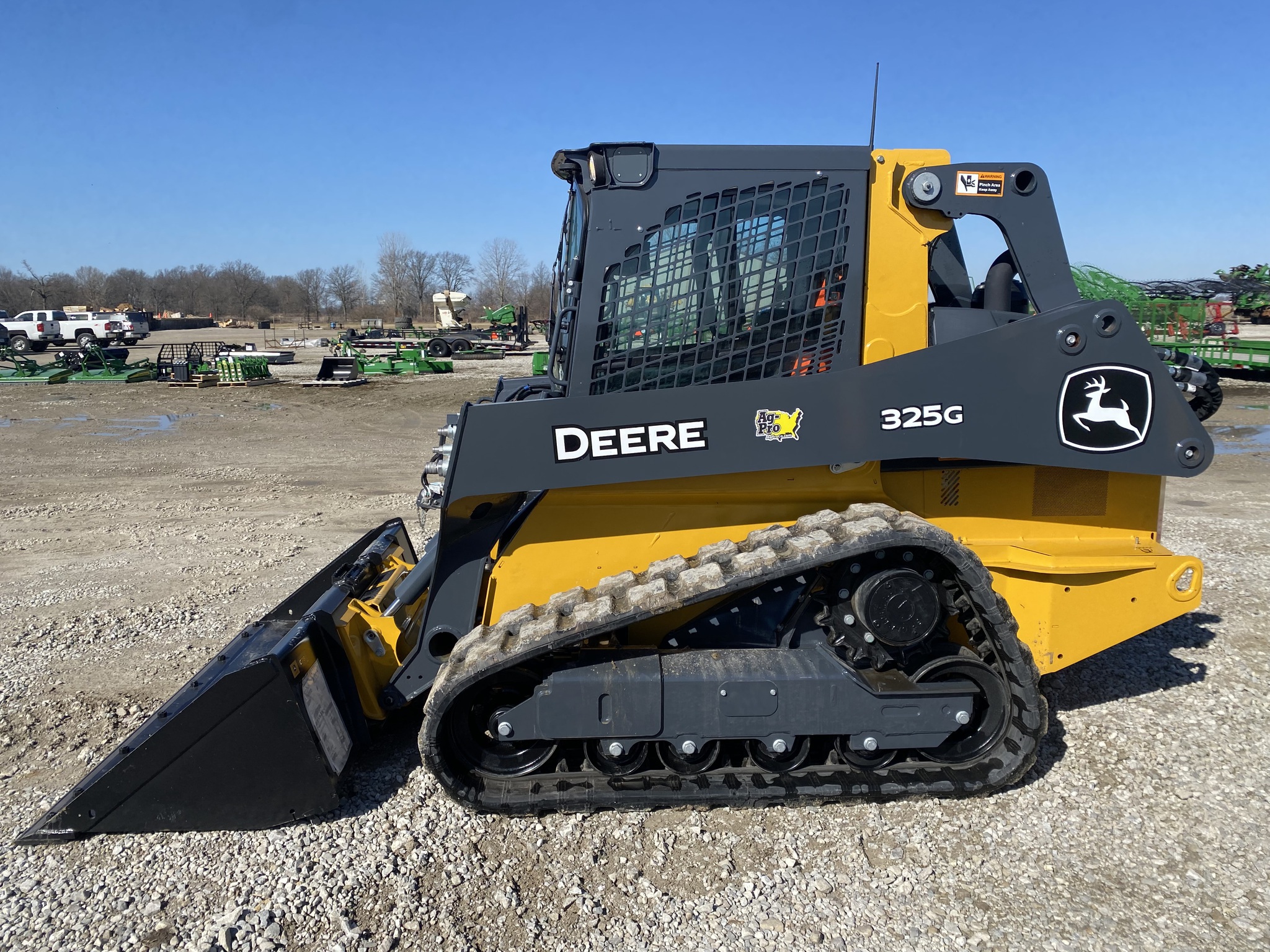 2025 John Deere 325G Image 3