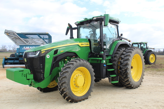 2023 John Deere 8R 280 Photo 1