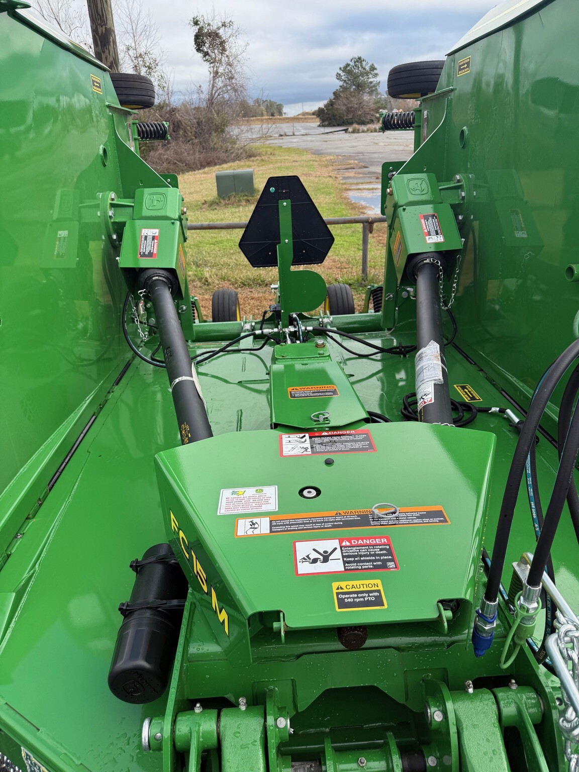 2024 John Deere FC15M Image 3