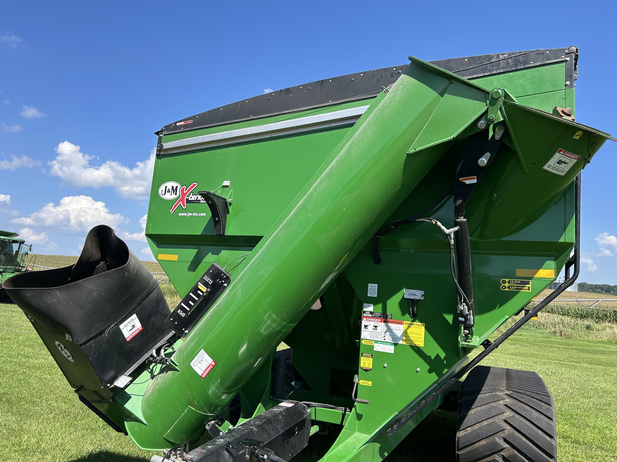  2019 J&M 1432-22T at Heritage Tractor in Lacon, IL