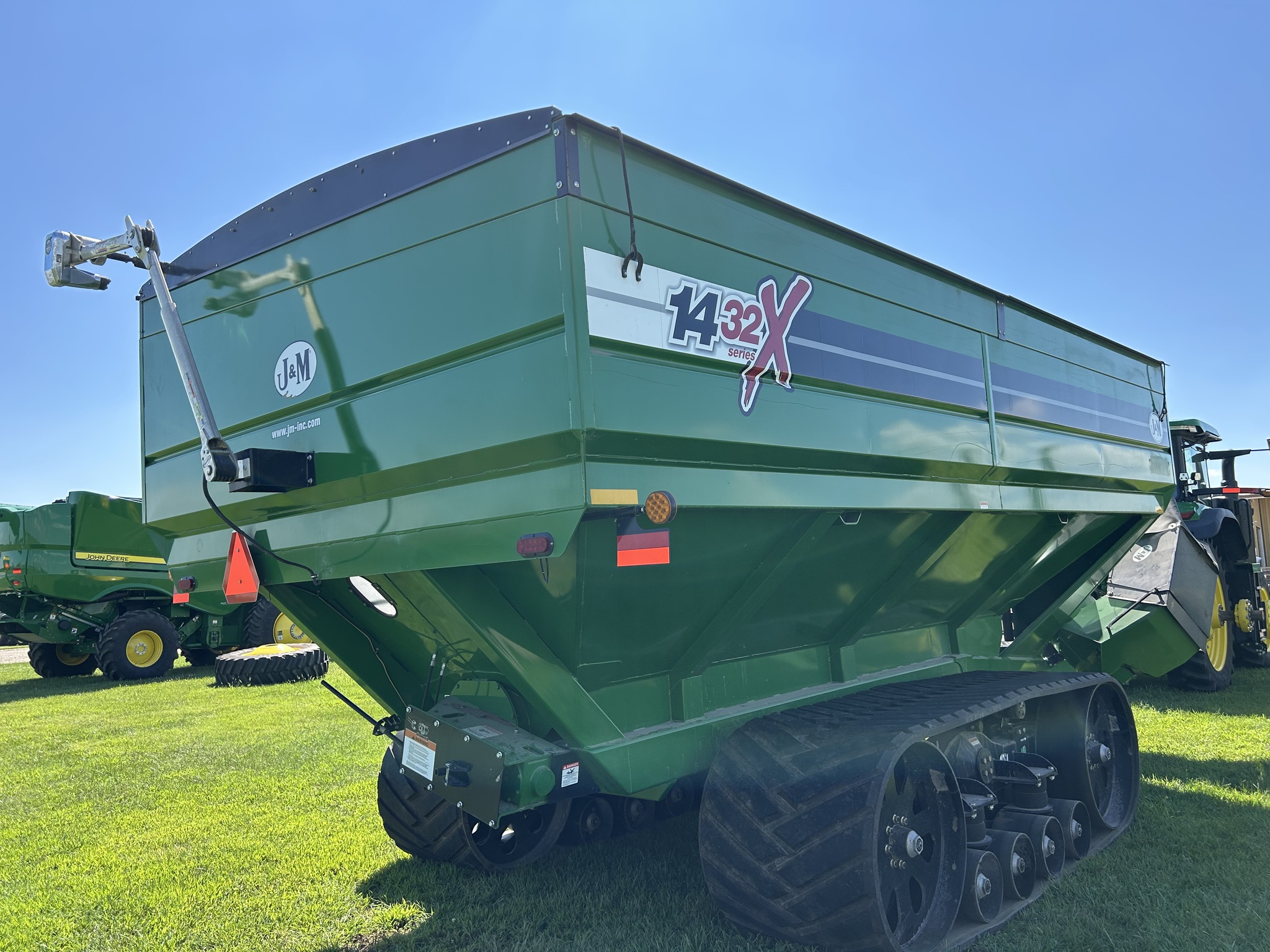  2019 J&M 1432-22T at Heritage Tractor in Lacon, IL