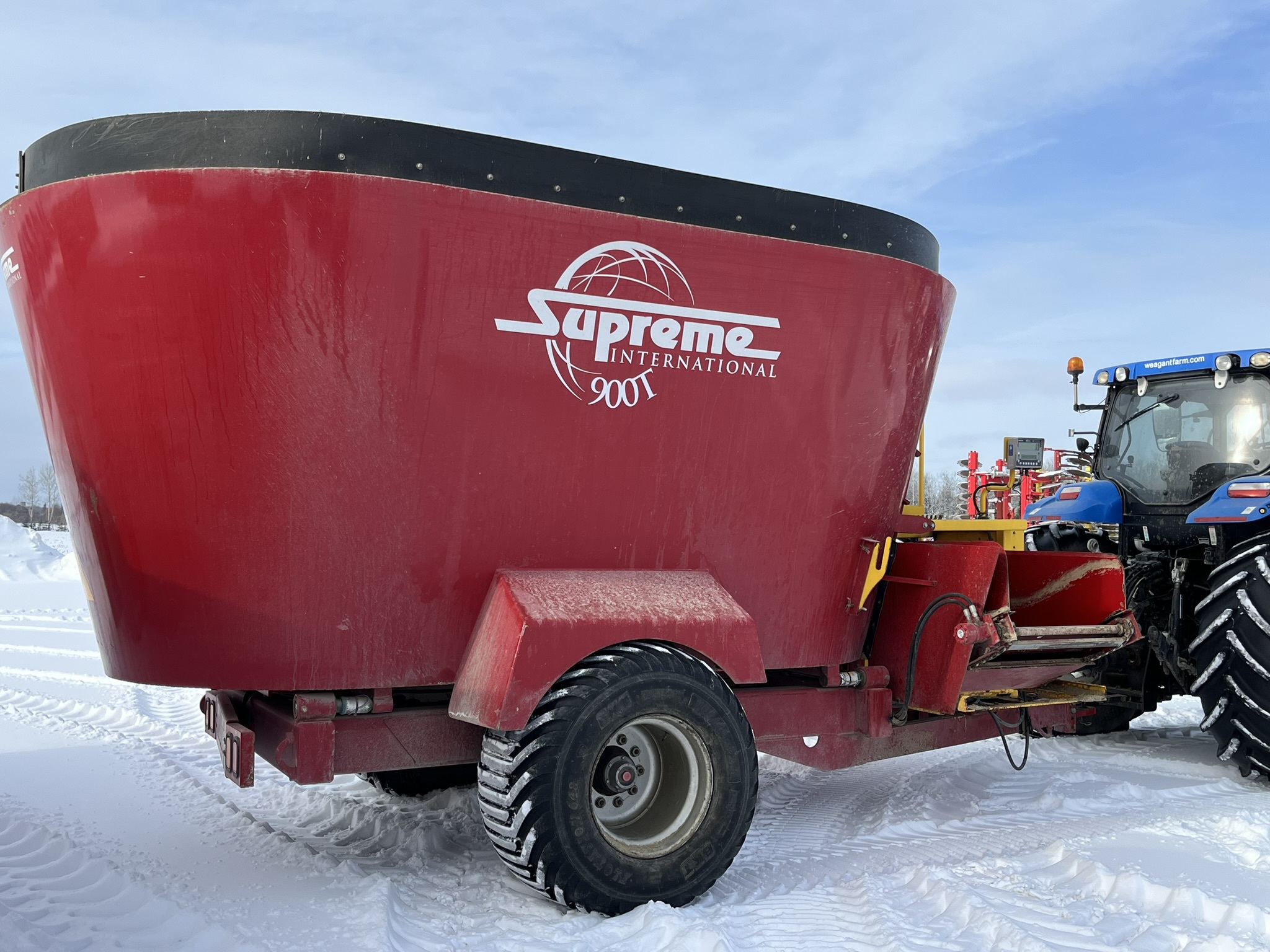 2016 Supreme 900T Image 3