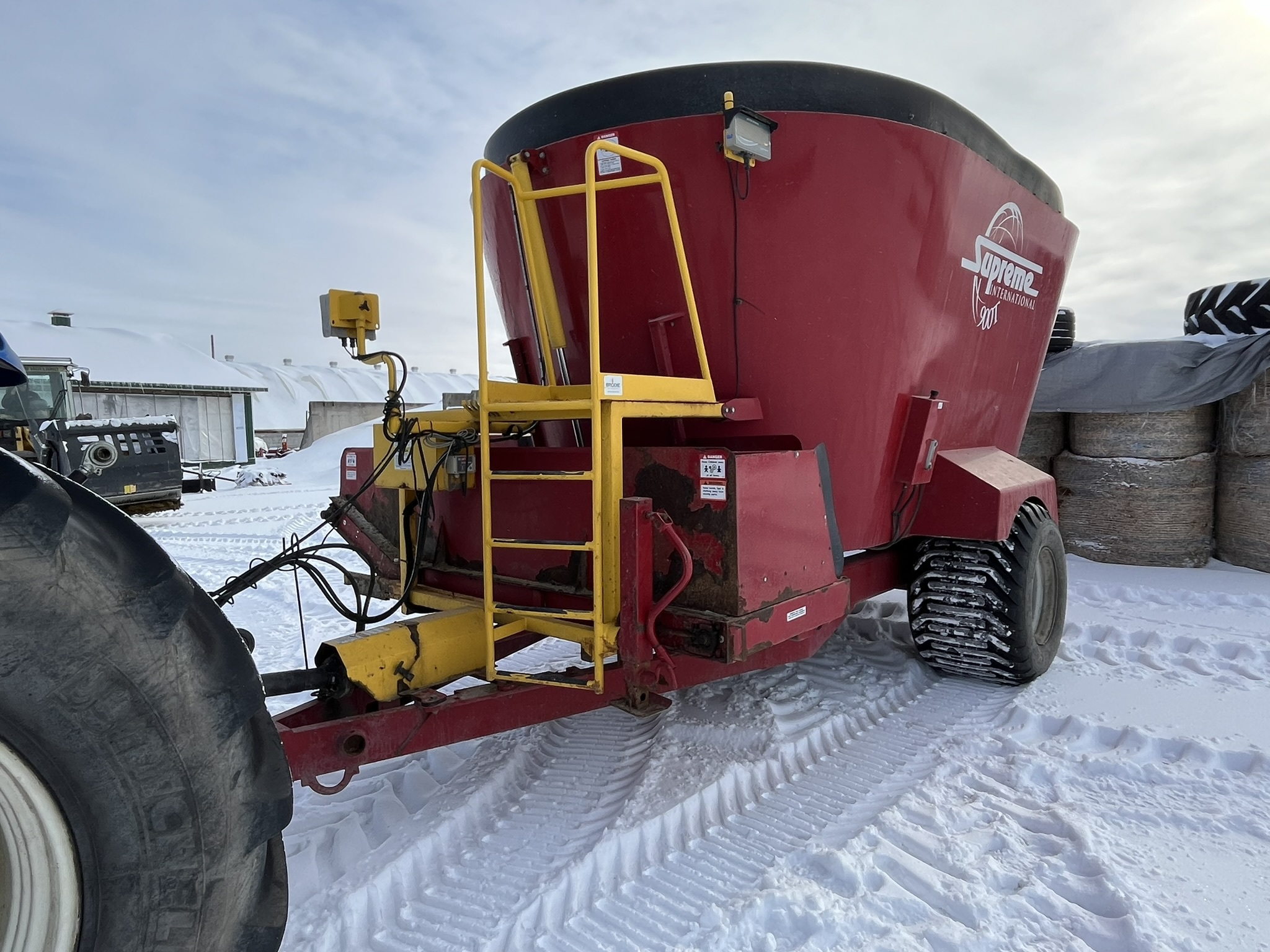 2016 Supreme 900T Image 6