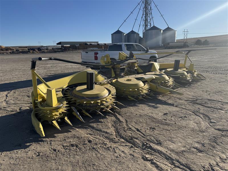2021 John Deere 770 Image 10