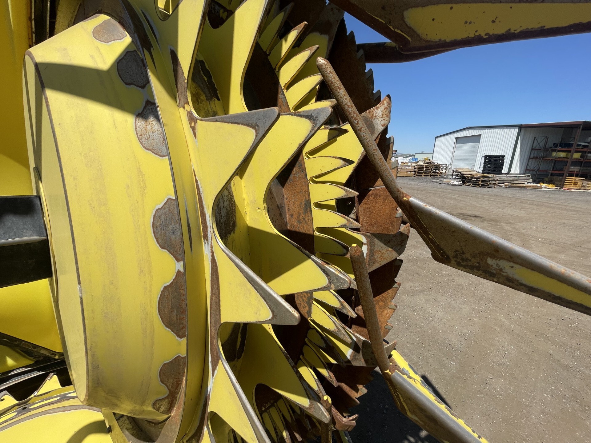 2021 John Deere 770 Image 16