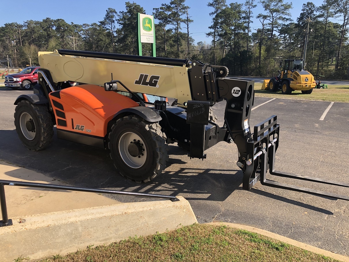 2025 JLG 1255 Image 2