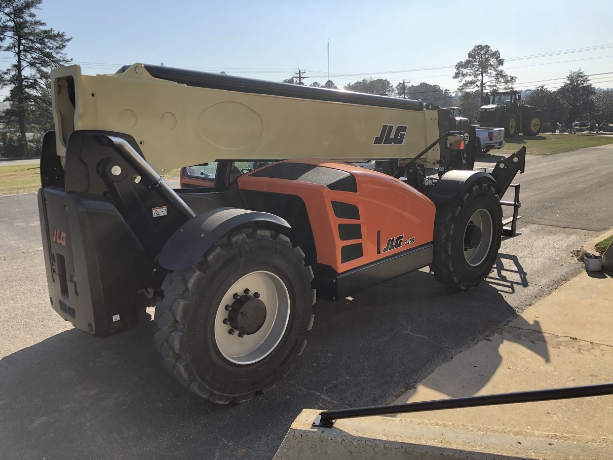 2025 JLG 1255 Image 3