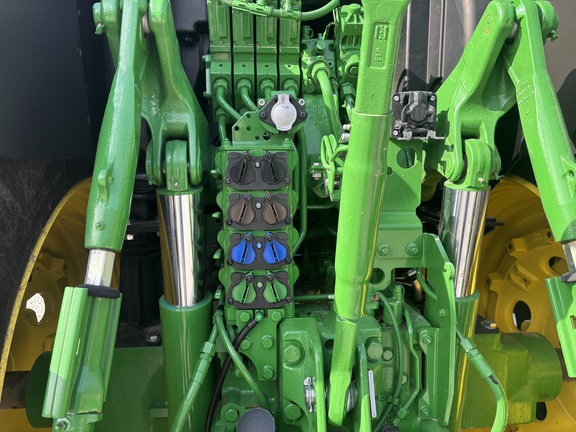 2022 John Deere 6175R