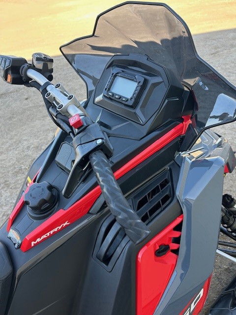 2024 Polaris 850 SWITCHBACK XC Snowmobiles