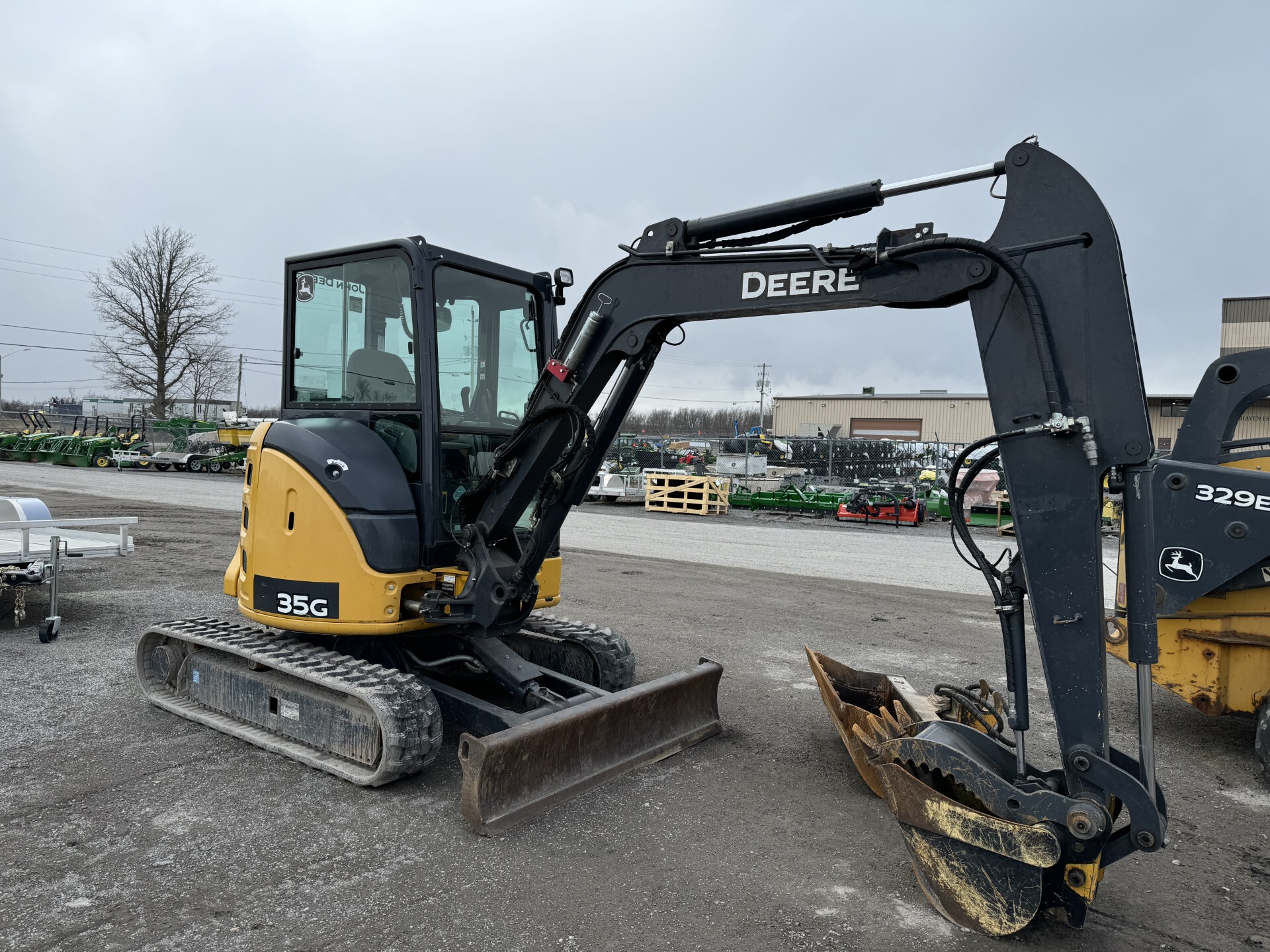 2017 John Deere 35G Image 2