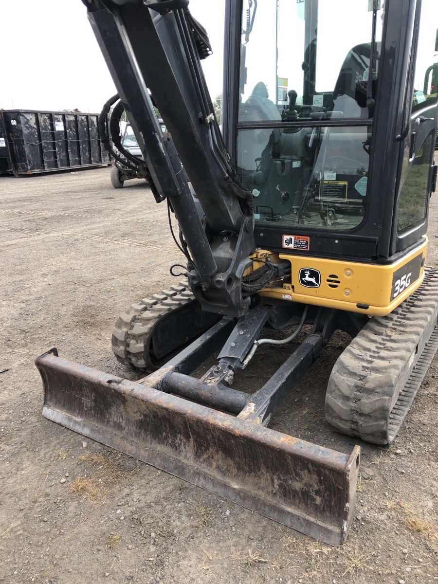 2017 John Deere 35G Image 3
