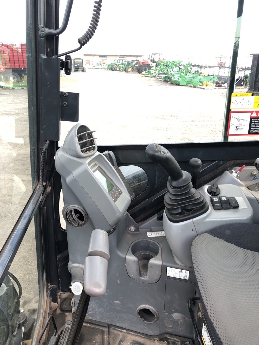 2017 John Deere 35G Image 7