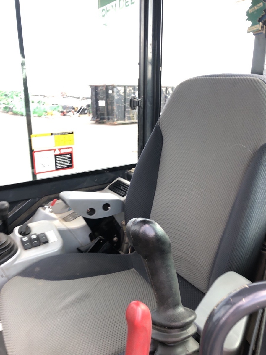 2017 John Deere 35G Image 8