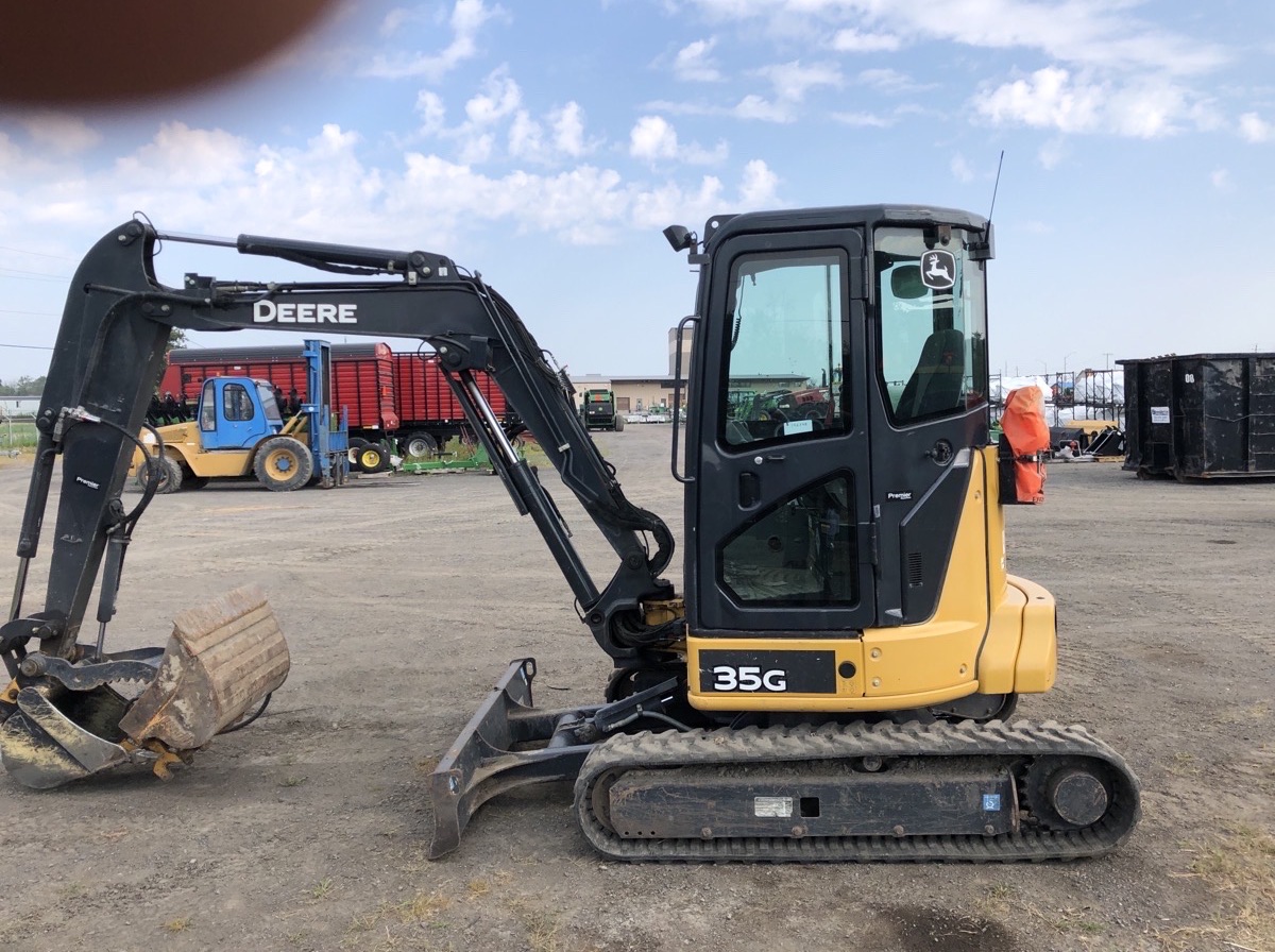 2017 John Deere 35G Image 2
