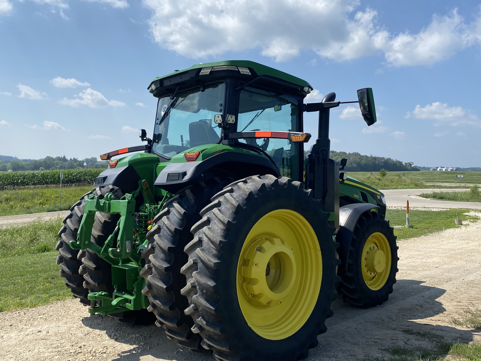 2024 John Deere 8R 250 Image 5