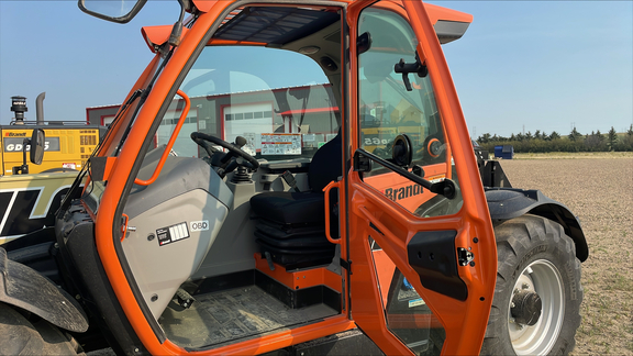 2023 JLG AG925