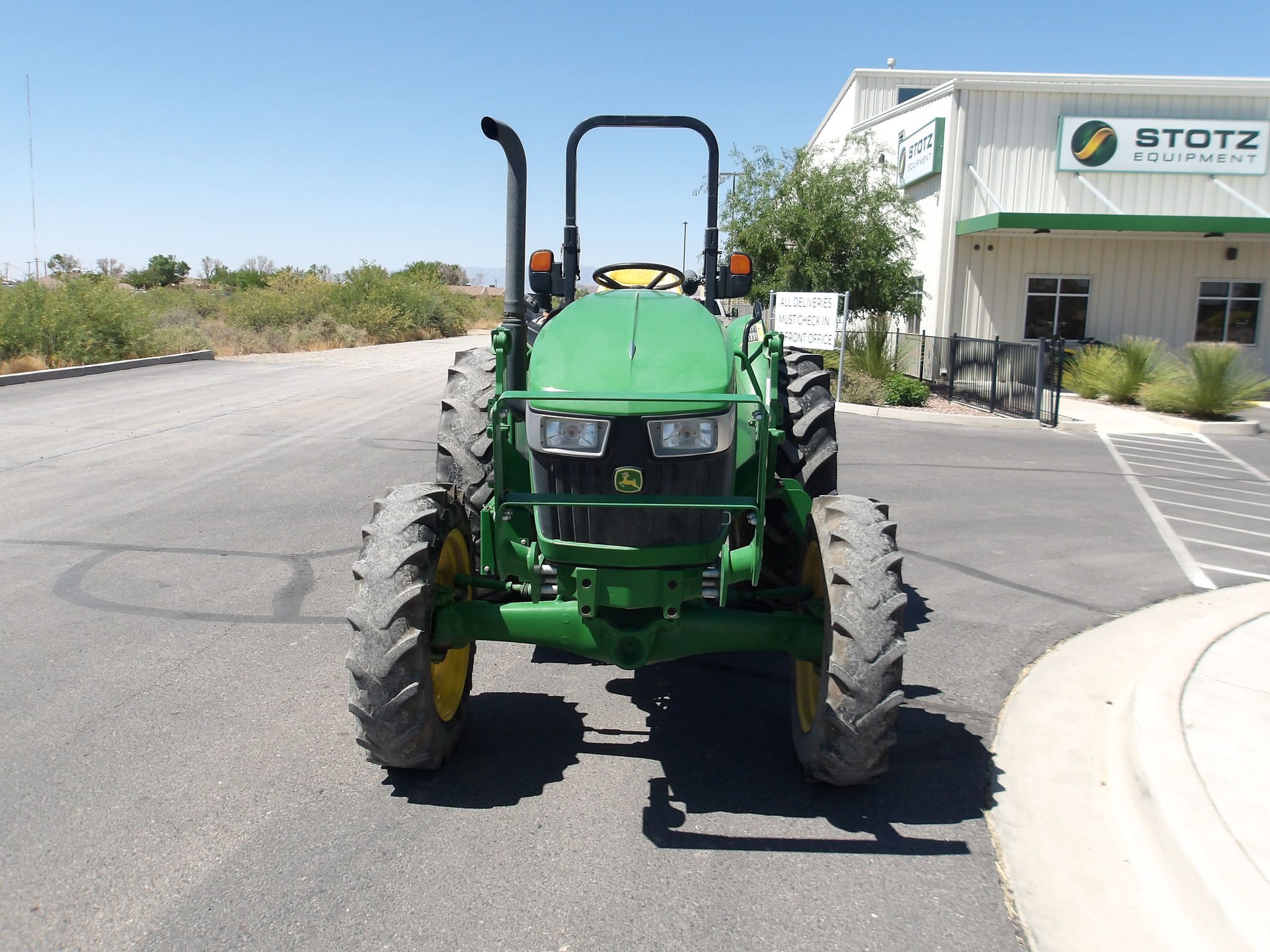 2022 John Deere 5065E Image 8