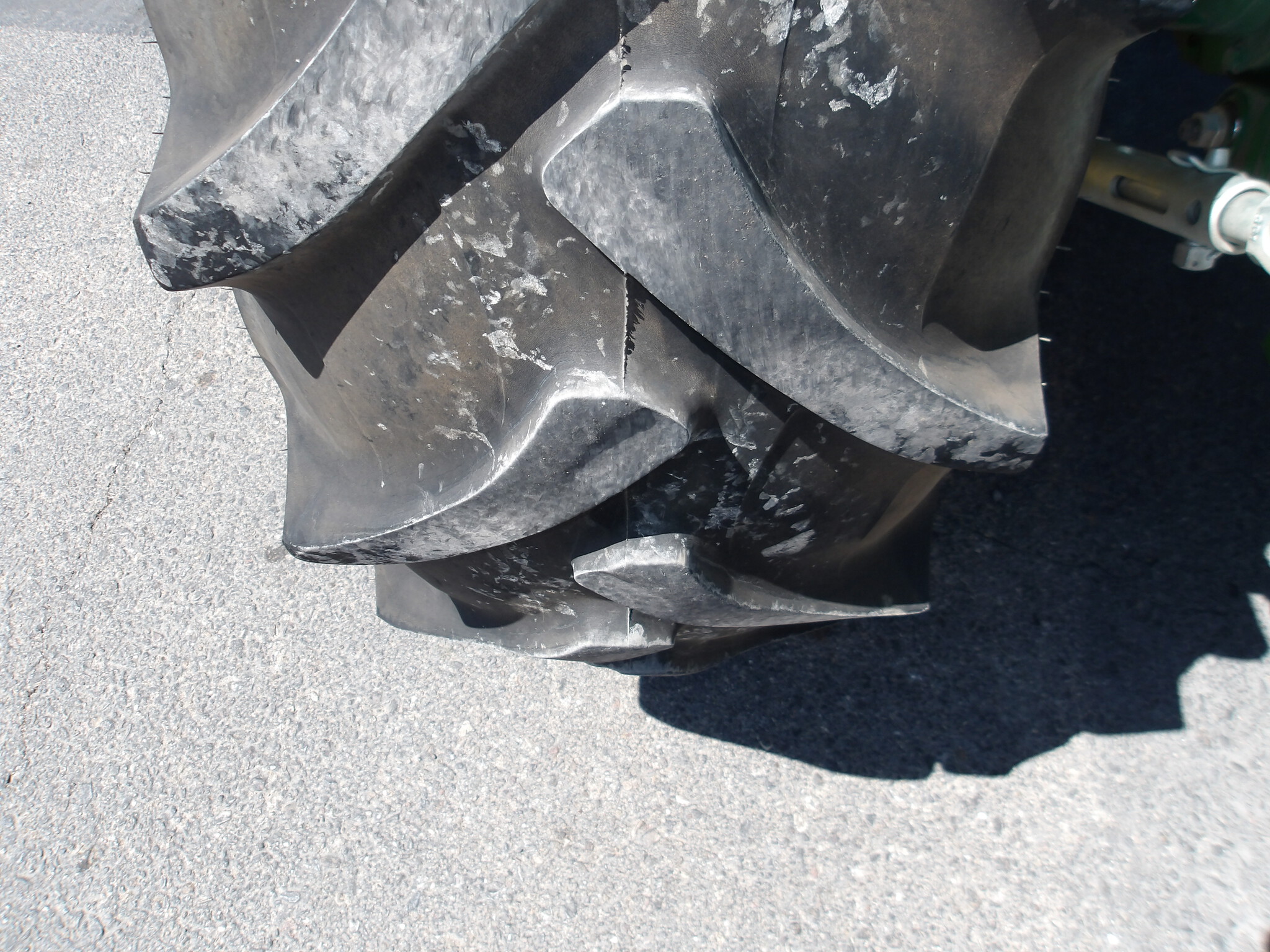2022 John Deere 5065E Image 12
