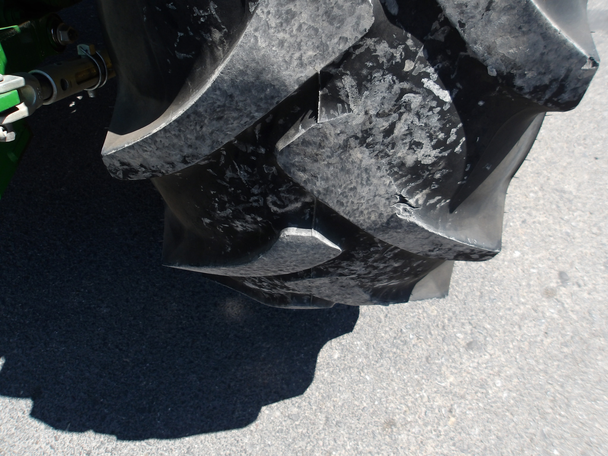 2022 John Deere 5065E Image 14