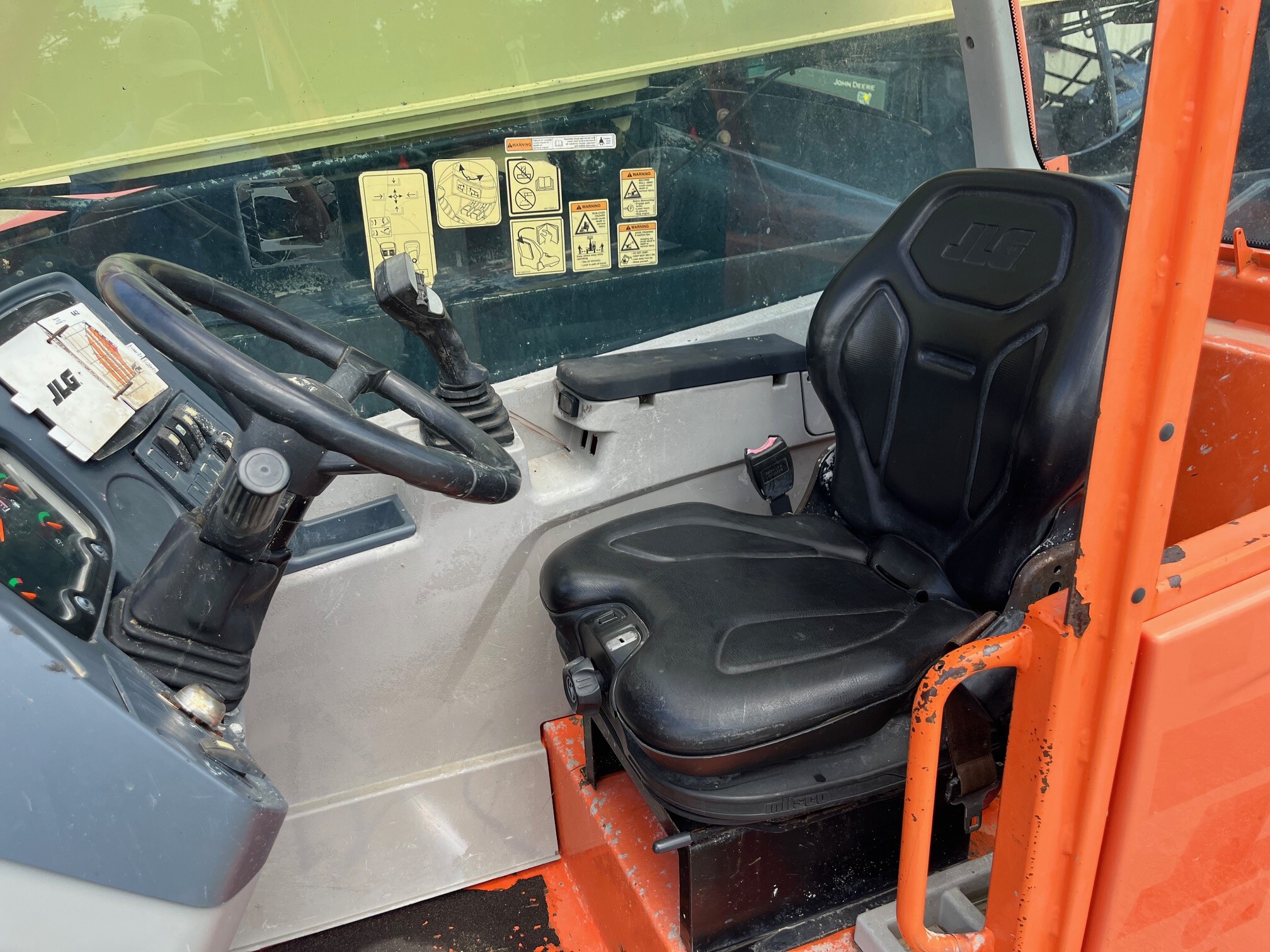 2016 JLG 642 Image 6
