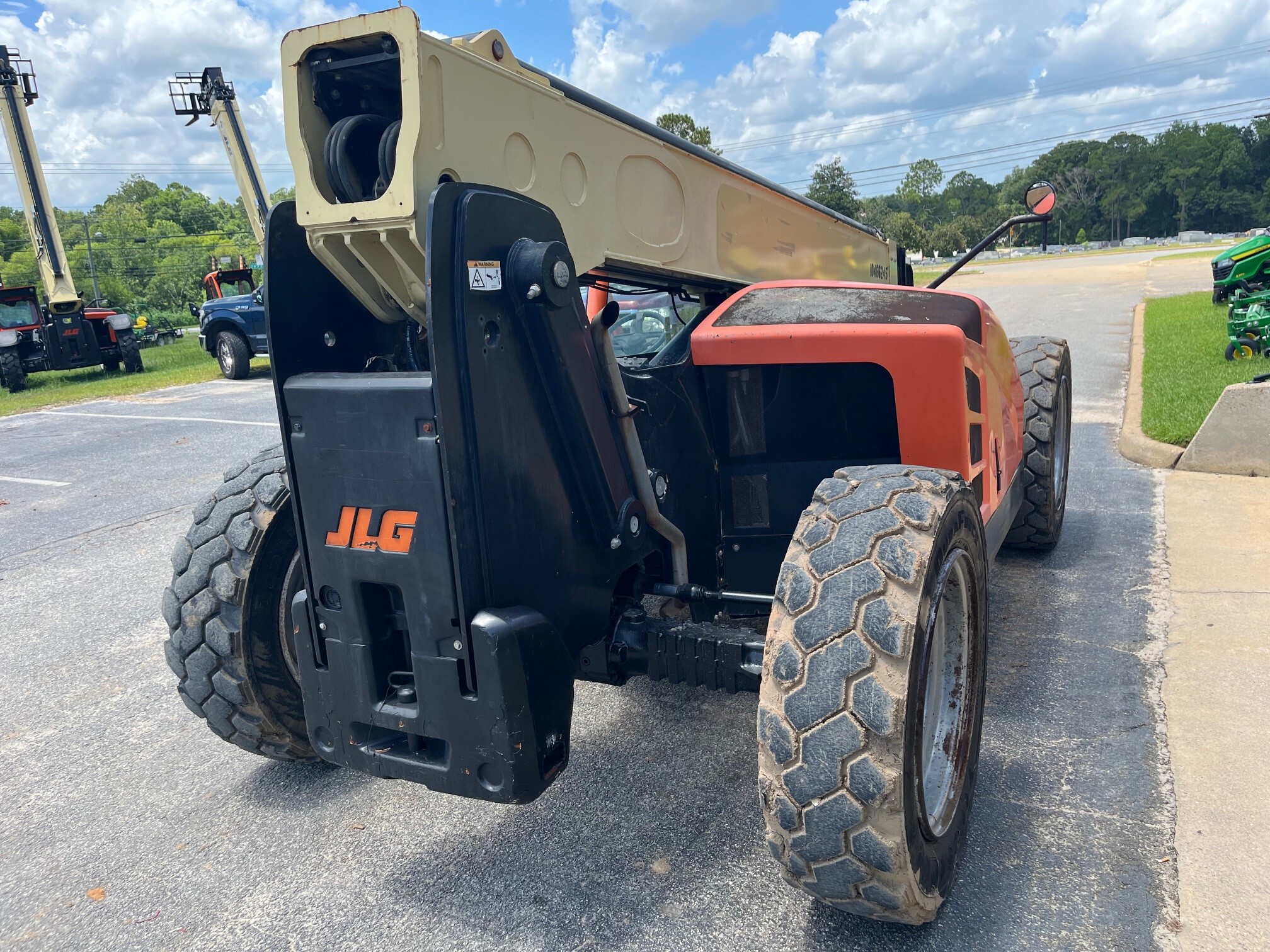 2016 JLG 642 Image 3