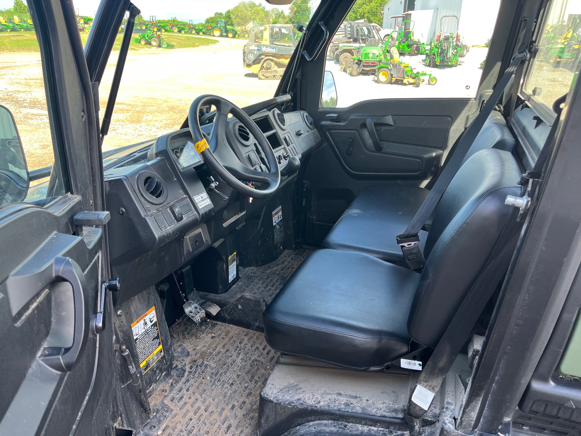 2024 John Deere XUV 835M Image 9