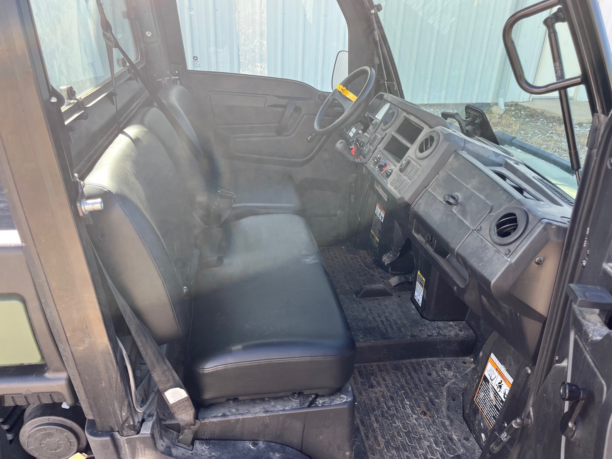 2024 John Deere XUV 835M Image 10