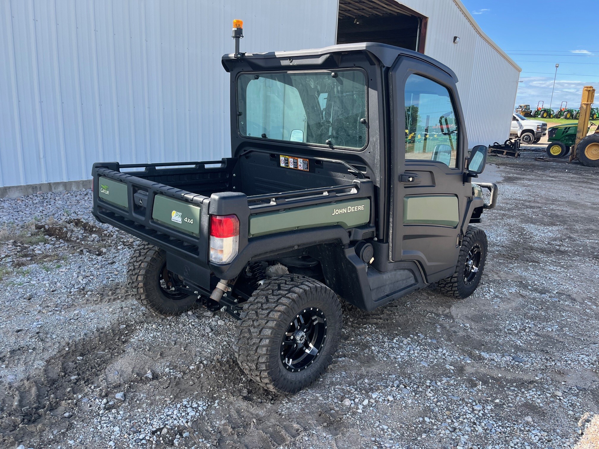 2024 John Deere XUV 835M Image 3