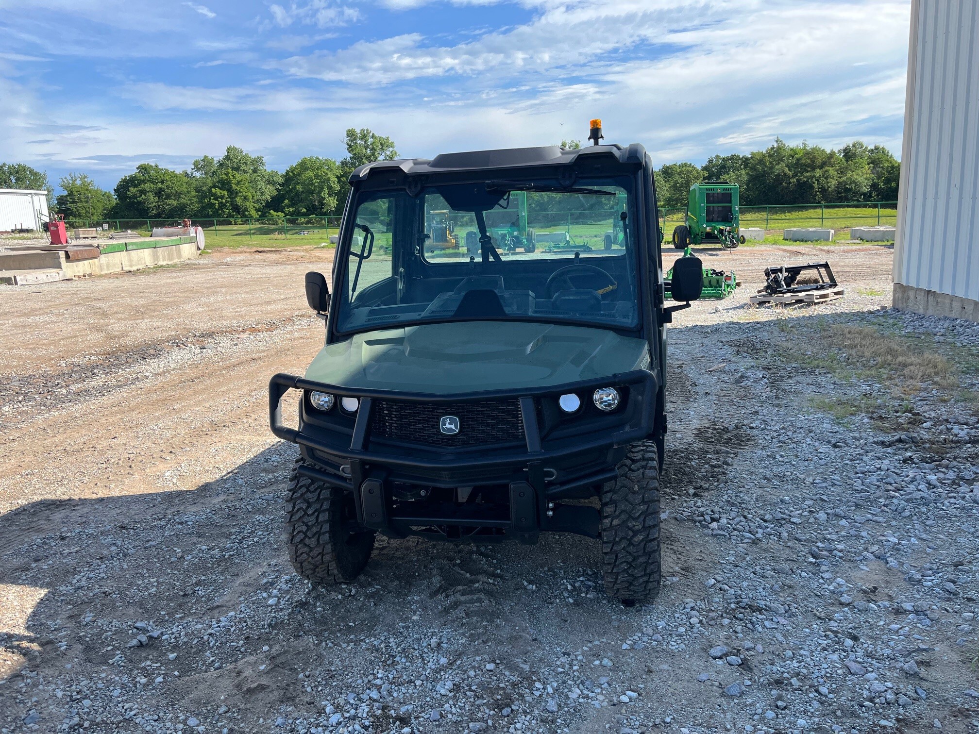 2024 John Deere XUV 835M Image 8