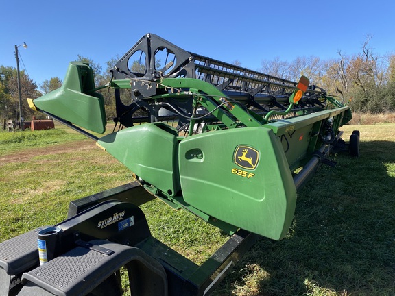  John Deere 635F