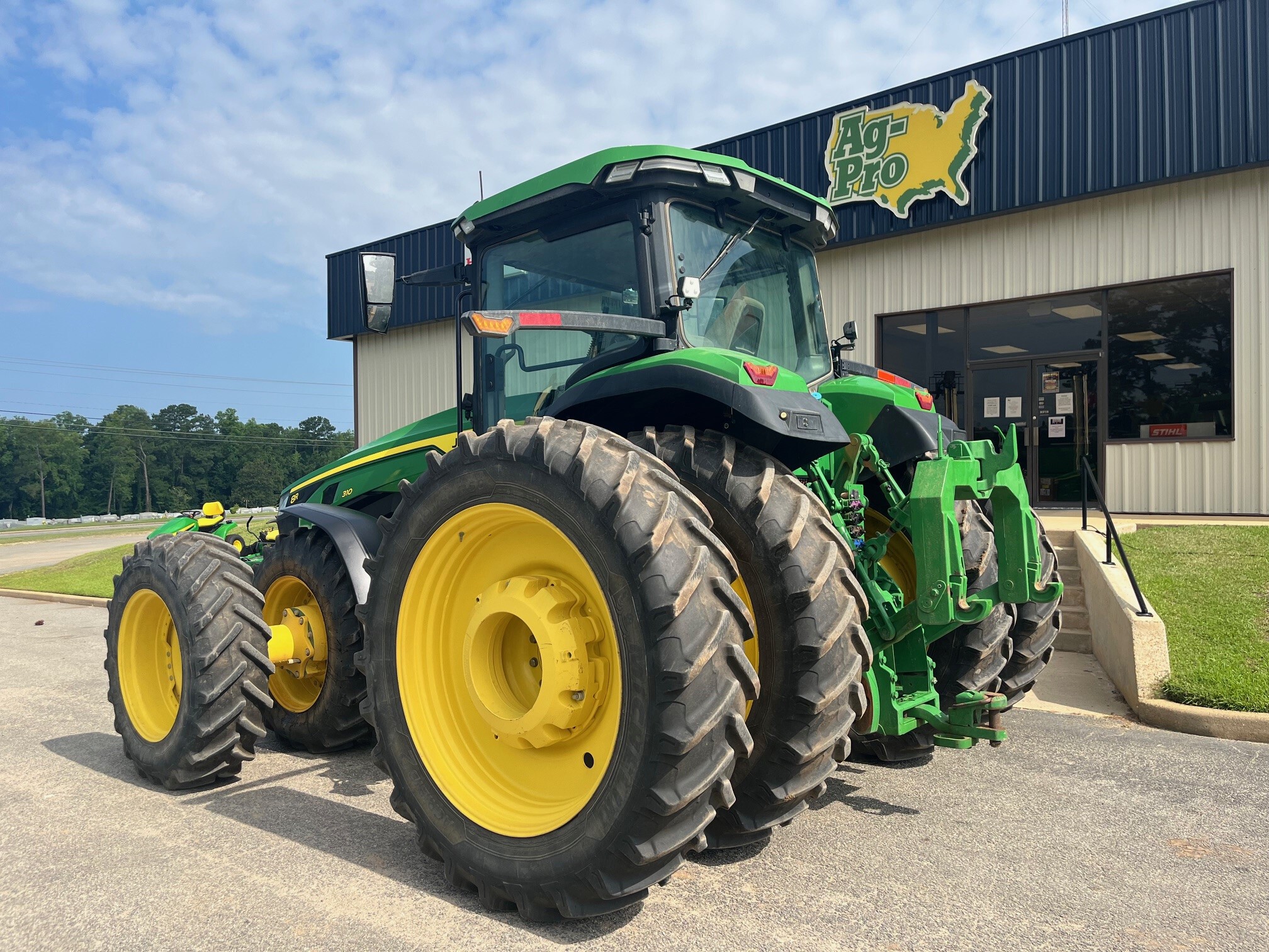 2023 John Deere 8R 310 Image 2