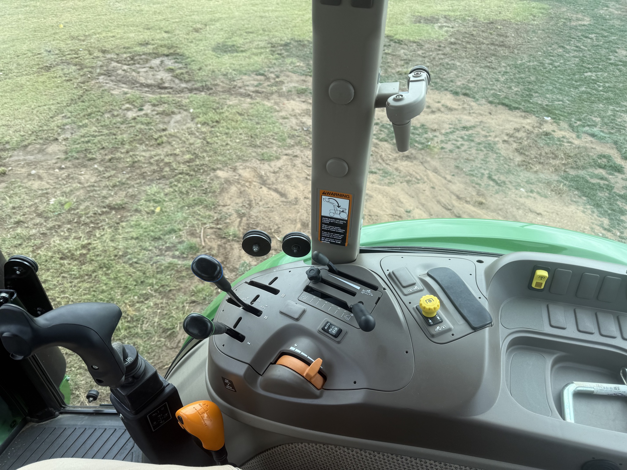 2022 John Deere 5090E Image 8