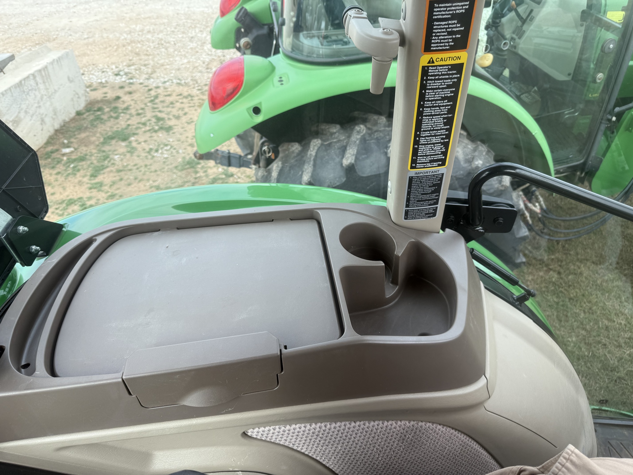 2022 John Deere 5090E Image 13