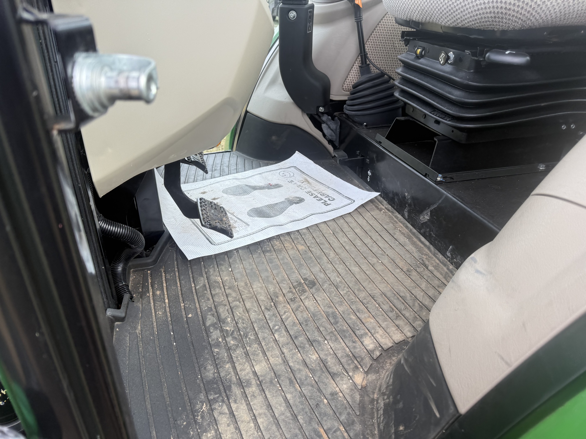 2022 John Deere 5090E Image 16